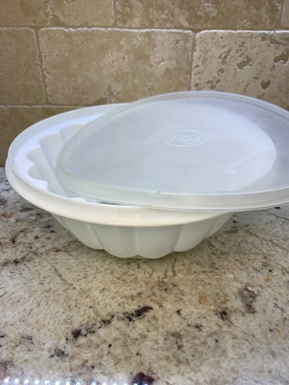 Vintage Tupperware Classic Jel-N-Serve Mold, #616 Flower